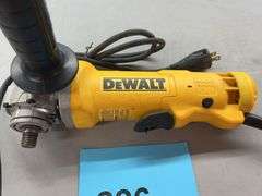 DEWALT 4-1/2" ANGLE GRINDER