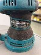 MAKITA 3A 5" RANDOM ORBIT SANDER
