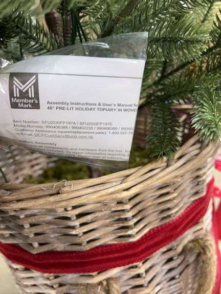 48" PRE LIT HOLIDAY TOPIARY