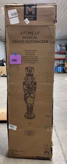 6FT PRE LIT MUSICAL GRAND NUTCRACKER IN BOX