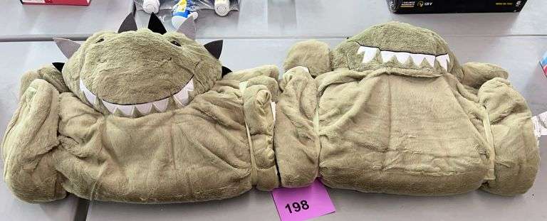 (2) KIDS SLEEPING BAGS