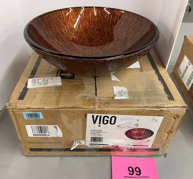 VIGO GLASS VESSEL BATHROOM SINK W/ BOX