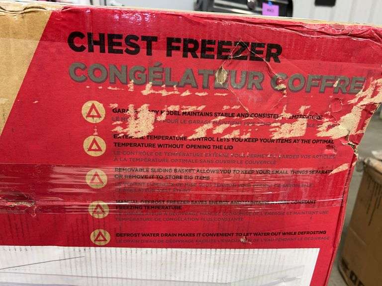 FRIGIDAIRE 5.0CU FT CHEST FREEZER IN BOX