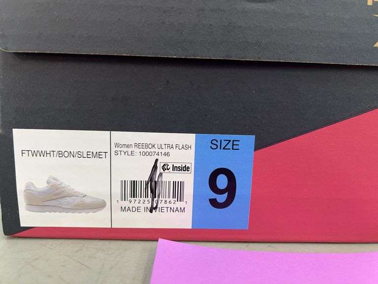 WOMENS REEBOK ULTRA FLASH SHOES - SIZE 9