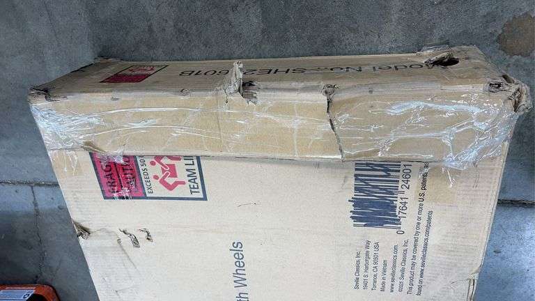 SEVILLE CLASSICS 4 TIER SHELVING RACK IN BOX