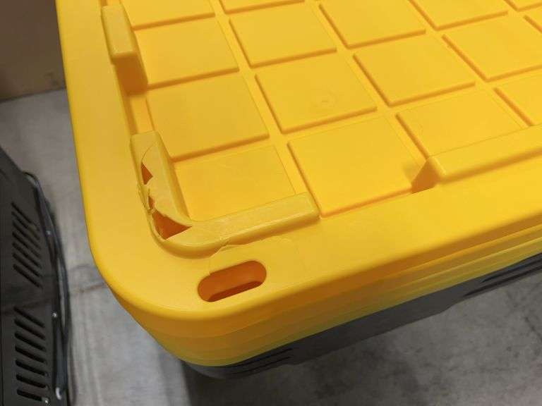 (4) PLASTIC STORAGE TOTES W/ LIDS - BLACK & YELLOW