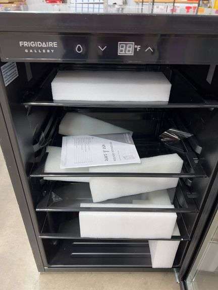 FRIGIDAIRE BEVERAGE CENTER