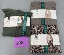 (3) WOMENS TRAVEL JACKETS - SIZE 3XL