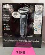 BRAUN SERIES 7 SHAVING SET IN BOX