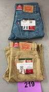 (2) PAIRS OF BOYS LEVIS PANTS - SIZE 14