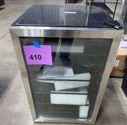 FRIGIDAIRE BEVERAGE CENTER