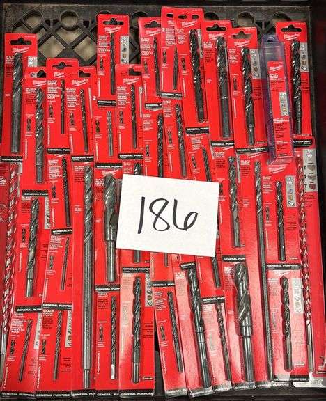 Milwuakee Notepad MISC LOT OF MILWUAKEE DRILL BITS - Earl's Auction Company