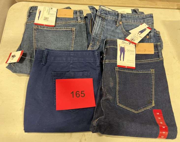 (4) PAIRS OF WOMENS JEANS SIZE 14 - Earl's Auction Company