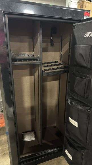 SPORTS AFIELD 32 GUN FIRE & SECURITY SAFE W/ KEYS - BLACK