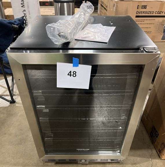 FRIGIDAIRE BUILT IN WINE & BEVERAGE COOLER