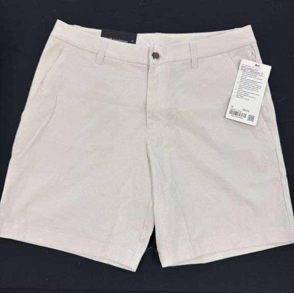 NEW LULULEMON MENS SHORTS SIZE 32 Earl's Auction Company