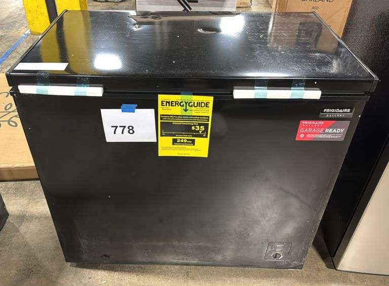 FRIGIDAIRE 7.0CU FT CHEST FREEZER - BLACK