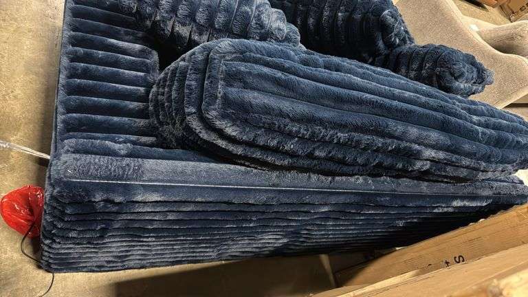 CHEERS OVERSIZED COZY CHAISE CHAIR - NAVY