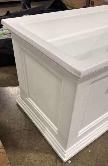 MAYNE RECTANGLE  PLASTIC PLANTER - WHITE
