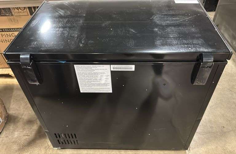 FRIGIDAIRE 7.0CU FT CHEST FREEZER - BLACK