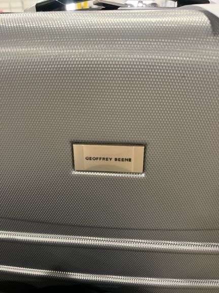 GEOFFREY BEENE 2PC HARDSHELL ROLLING LUGGAGE - SILVER
