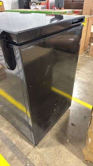 FRIGIDAIRE 7.0CU FT CHEST FREEZER - BLACK