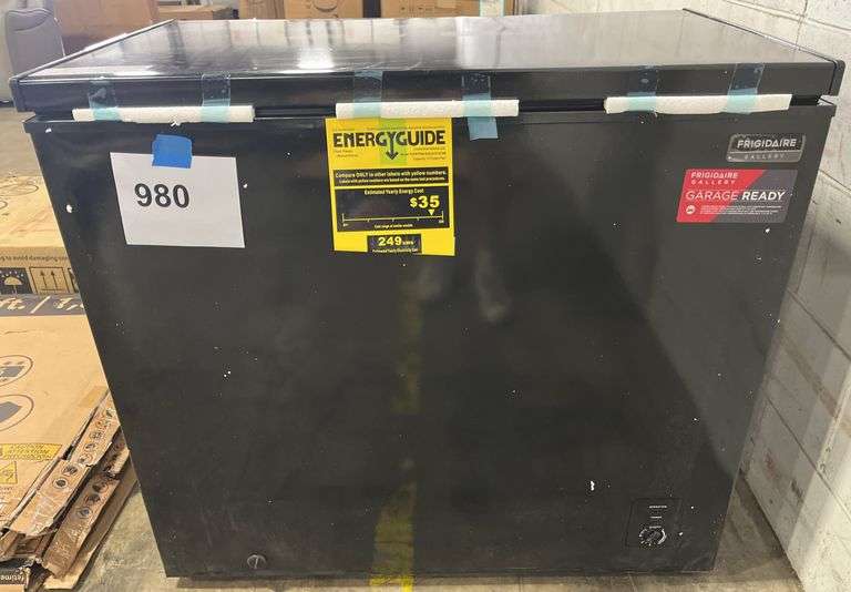 FRIGIDAIRE 7.0CU FT CHEST FREEZER - BLACK