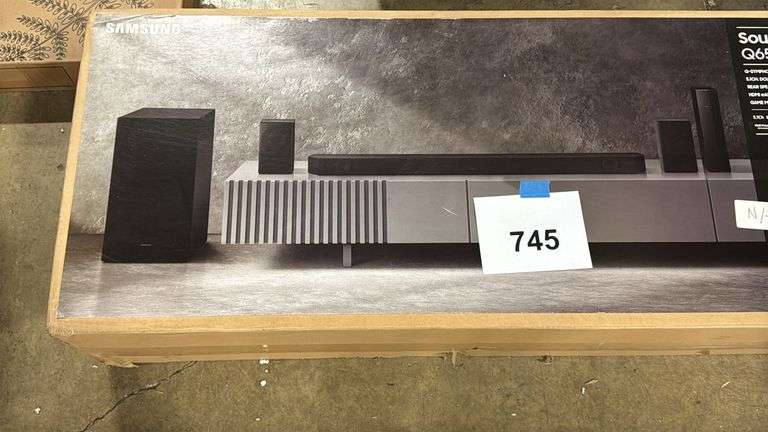 SAMSUNG Q65C SOUNDBAR IN BOX