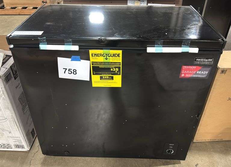 FRIGIDAIRE 7.0CU FT CHEST FREEZER - BLACK