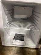 COOLULI 1.7CU FT. GLASS DOOR BEVERAGE COOLER - WHITE