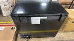 FRIGIDAIRE 7.0CU FT CHEST FREEZER - BLACK