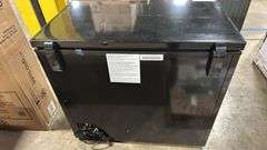 FRIGIDAIRE 7.0CU FT CHEST FREEZER - BLACK