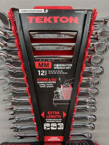 2PC TEKTON LOT - WRENCHES & SOCKETS