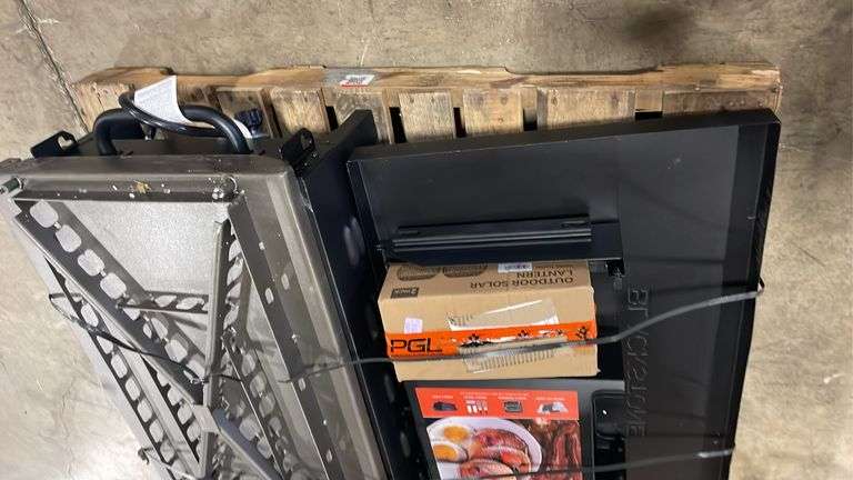 AS IS - UNNASSEMBLED BLACKSTONE GRIDDLE GRILL