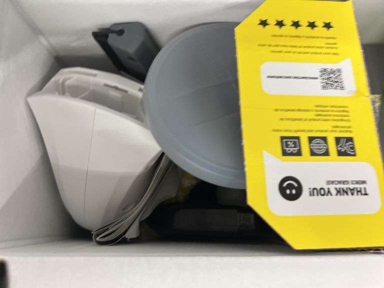 K'A'RCHER WINDOW VAC IN BOX