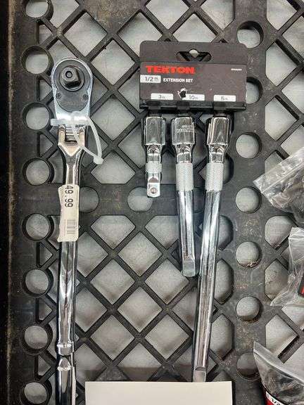 MISC LOT OF TEKTON SOCKETS/ EXTENSIONS