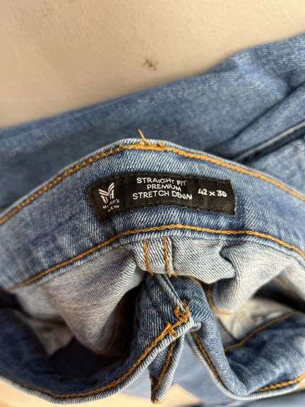MENS STRAIGHT FIT JEANS - SIZE 42x30