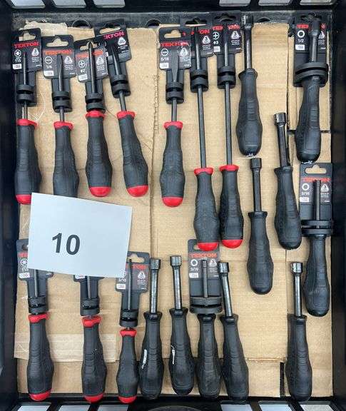 MISC LOT OF TEKTON SCREWDRIVERS