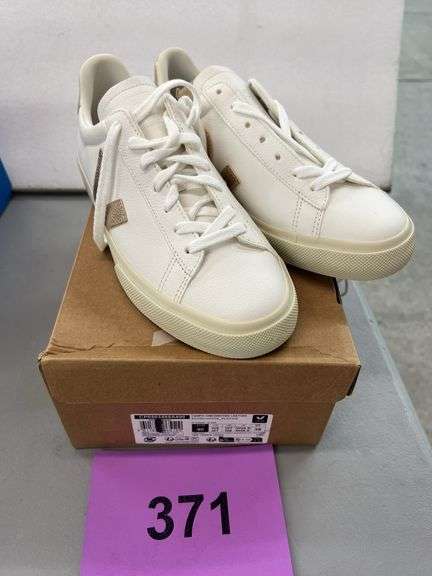 VEJA CAMPO CHROMEFREE LEATHER SHOES - SIZE MENS 7 & WOMENS 9