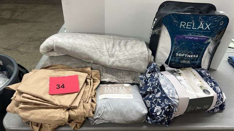 AS IS - MISC LOT OF BEDDING ITEMS - SEE PHOTOS