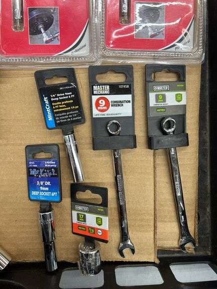 MISC LOT OF SOCKETS/ WRENCHES