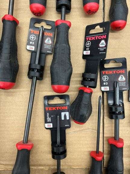 MISC LOT OF TEKTON SCREWDRIVERS