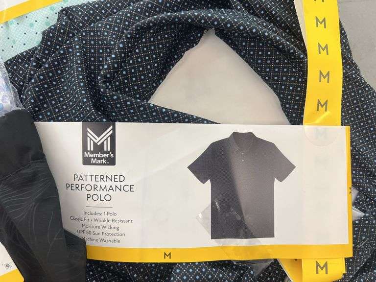 4PC MENS CLOTHING LOT - SIZE M
