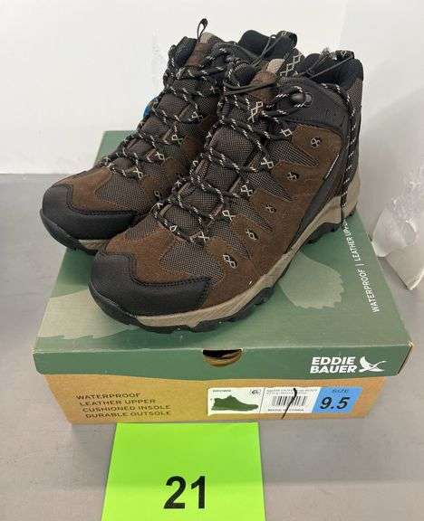 MENS EDDIE BAUER OUTDOOR BOOTS - SIZE 9.5