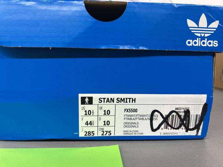 MENS ADIDAS STAN SMITH SHOES - SIZE 10.5