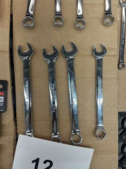 MISC LOT OF TEKTON WRENCHES/ SCREWDRIVERS