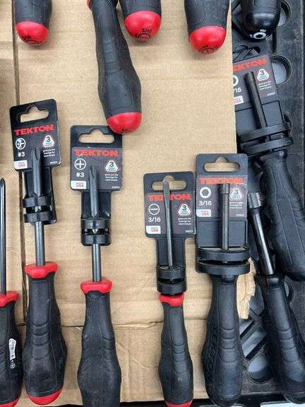 MISC LOT OF TEKTON SCREWDRIVERS