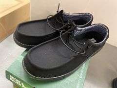 MENS EDDIE BAUER LOAFER SHOES - SIZE 11