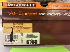 MENS SKECHERS SHOES - SIZE 10.5