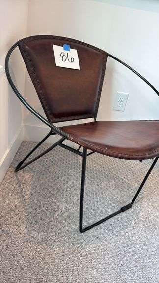 ACCENT CHAIR